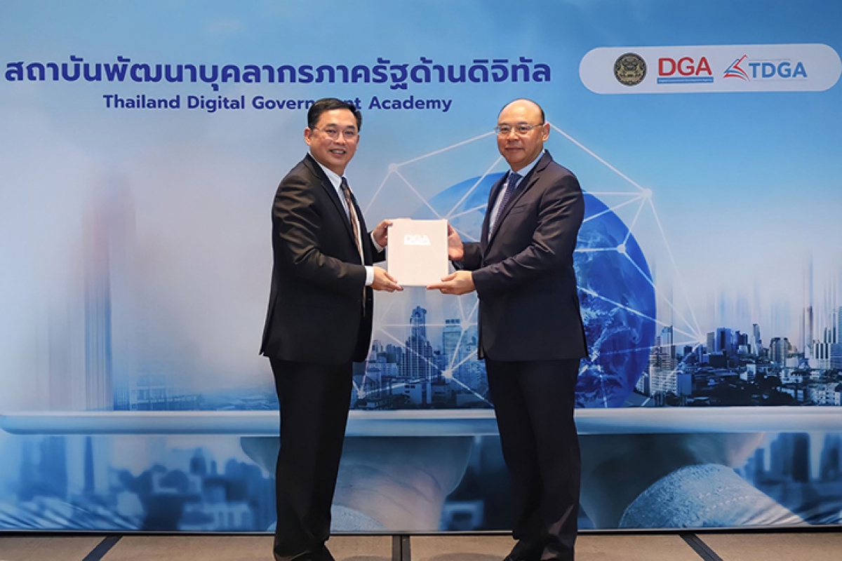 นายเดชบุญ มาประเสริฐประธานสภาองค์การนายจ้างธุรกิจไทยเข้ารับการอบรมหลักสูตร รัฐขาลอิเล็กทรอนิกส์สำหรับผู้บริหารระดับสูง (รอส.7) รุ่นที่7 วันศุกร์ที่ 7 สิงหาคม 2563