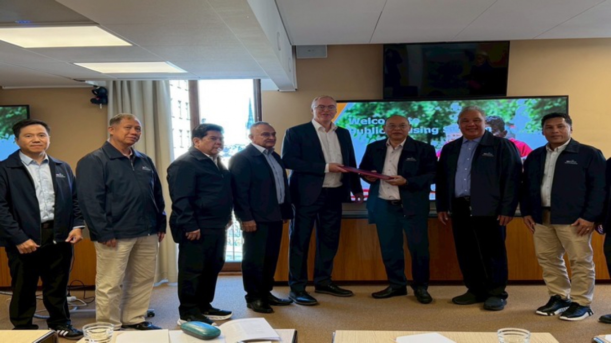 ท่านประธานสภาองค์การนายจ้างธุรกิจไทย คณะกรรมการการเคหะแห่งชาติเข้าร่วมศึกษาดูงานด้านการพัฒนาที่อยู่อาศัย เมือง ชุมชนและสิ่งแวดล้อมอย่างยั่งยืน